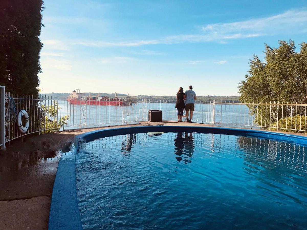 Goeliche Hotel Et Appartement Saint-Laurent-de-l'ile d'Orleans 外观 照片