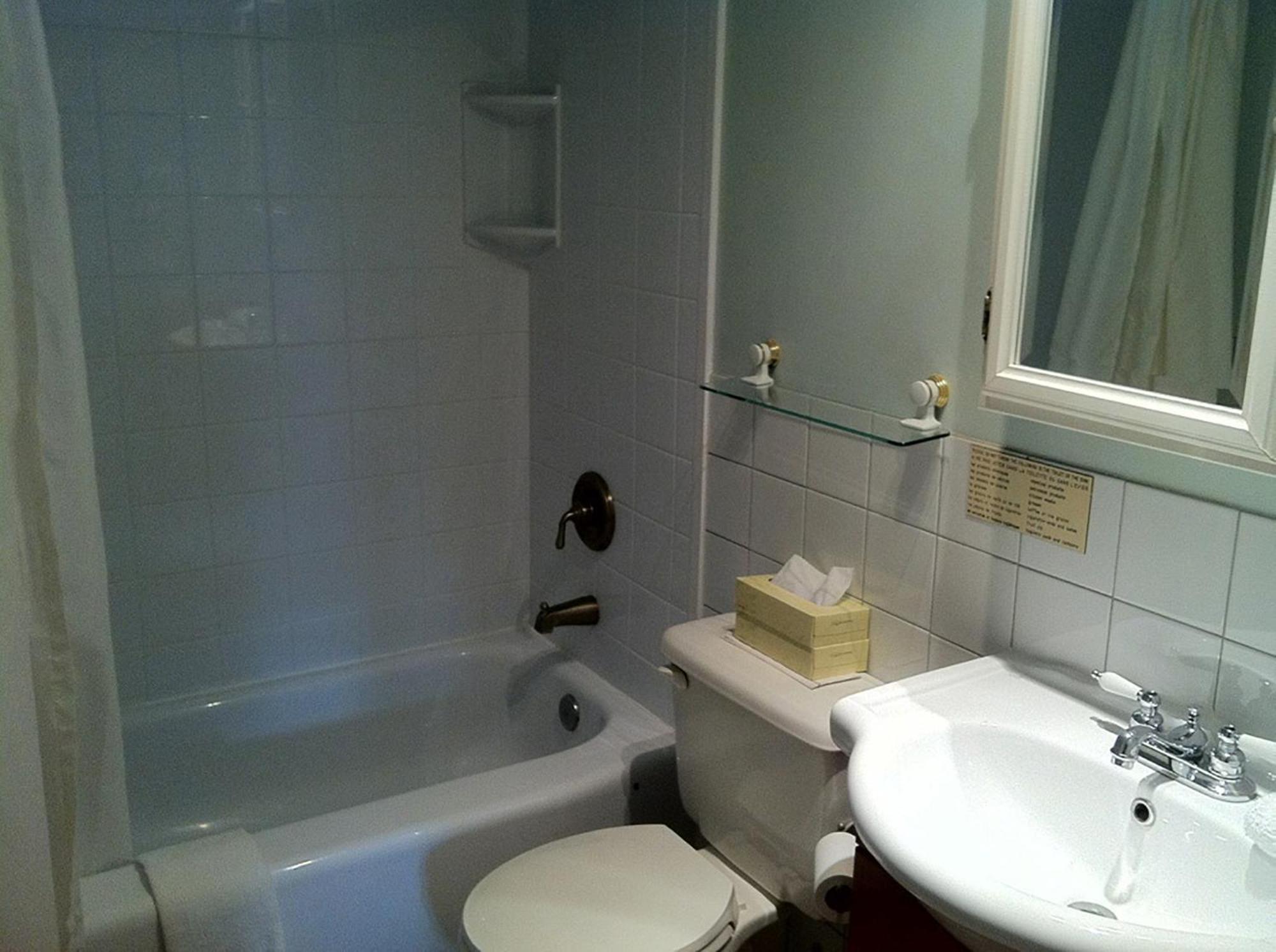 Goeliche Hotel Et Appartement Saint-Laurent-de-l'ile d'Orleans 客房 照片