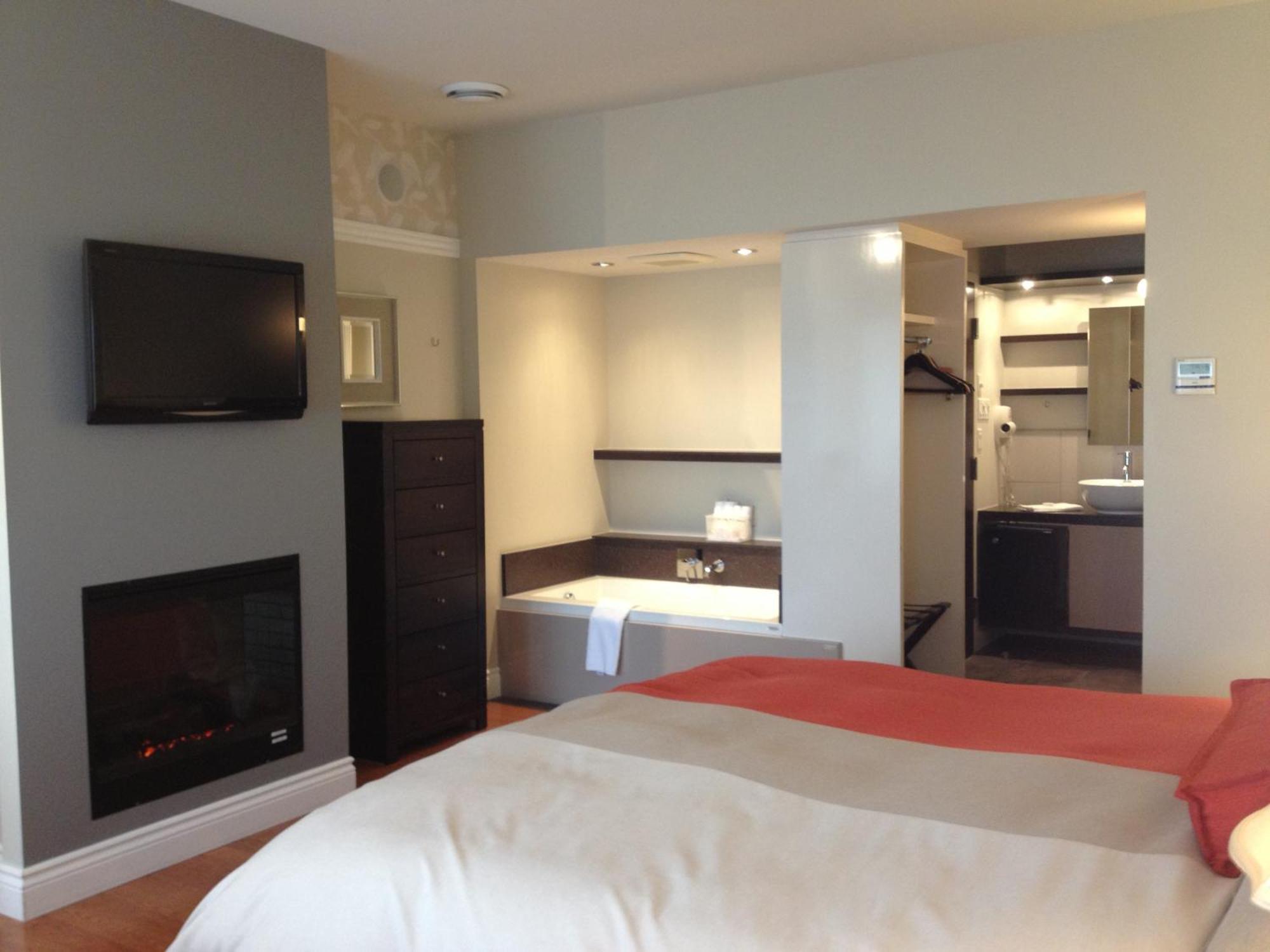 Goeliche Hotel Et Appartement Saint-Laurent-de-l'ile d'Orleans 客房 照片