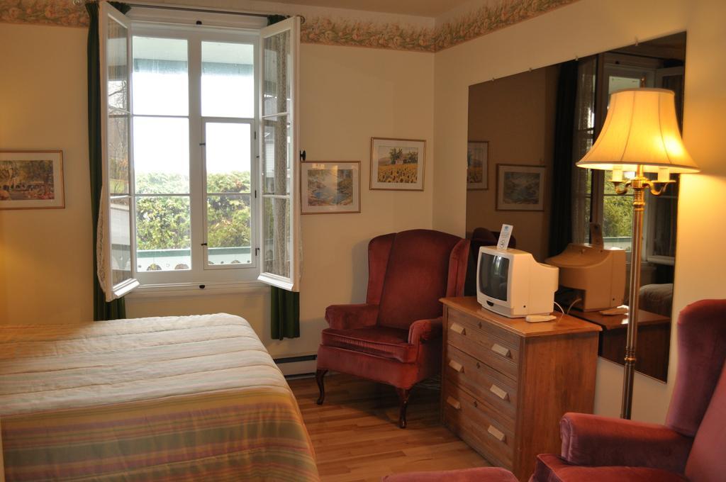 Goeliche Hotel Et Appartement Saint-Laurent-de-l'ile d'Orleans 客房 照片