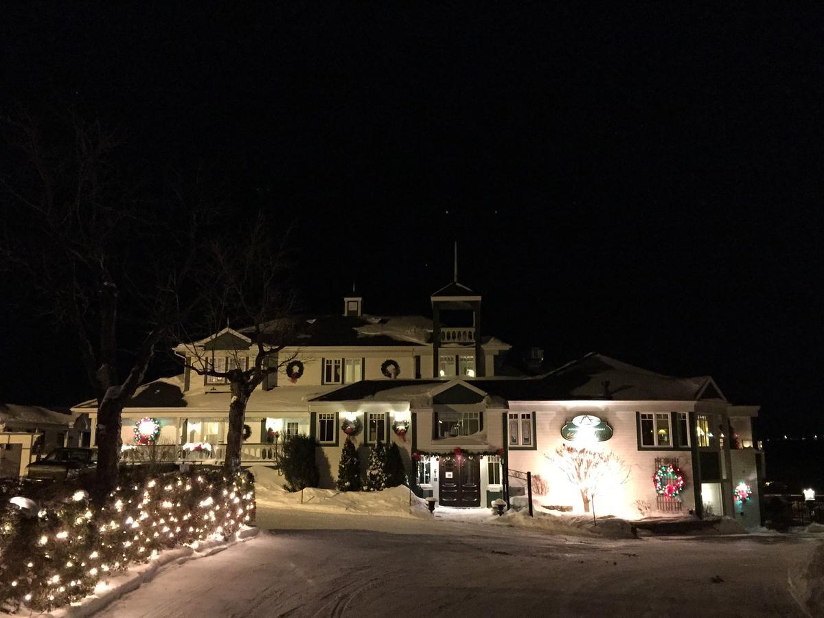 Goeliche Hotel Et Appartement Saint-Laurent-de-l'ile d'Orleans 外观 照片
