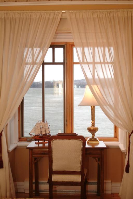 Goeliche Hotel Et Appartement Saint-Laurent-de-l'ile d'Orleans 客房 照片